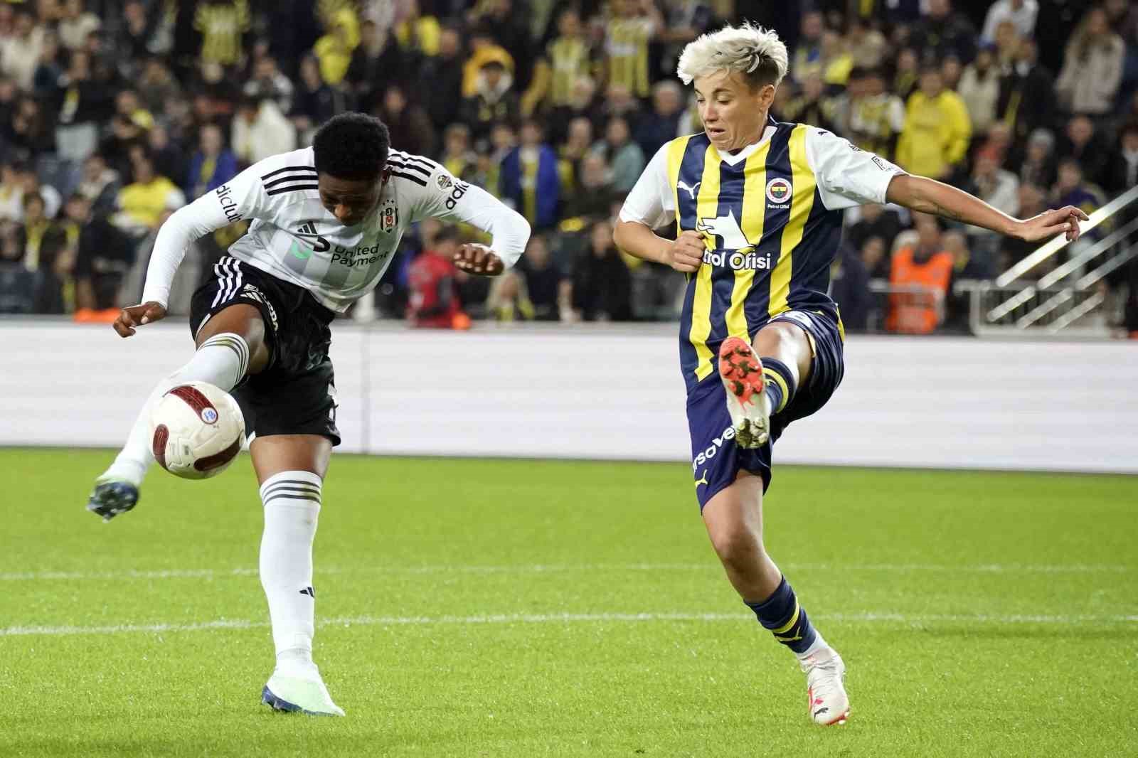 5 gollü derbinin galibi Fenerbahçe