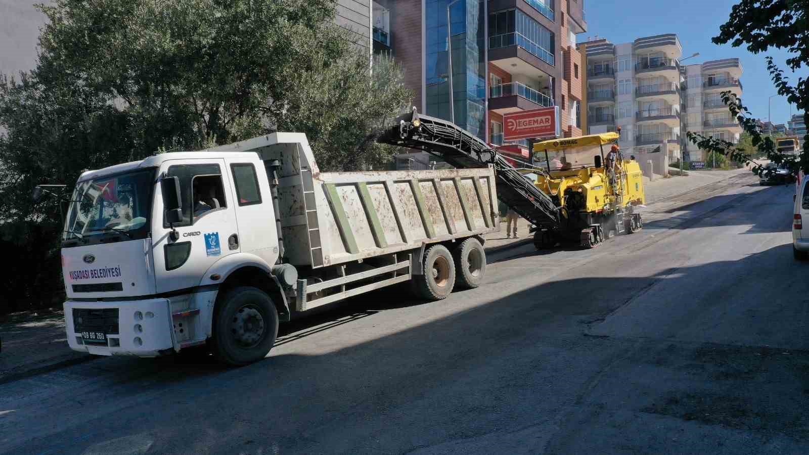 Kuşadası Belediyesi makine ve ekipman envanterini geliştiriyor