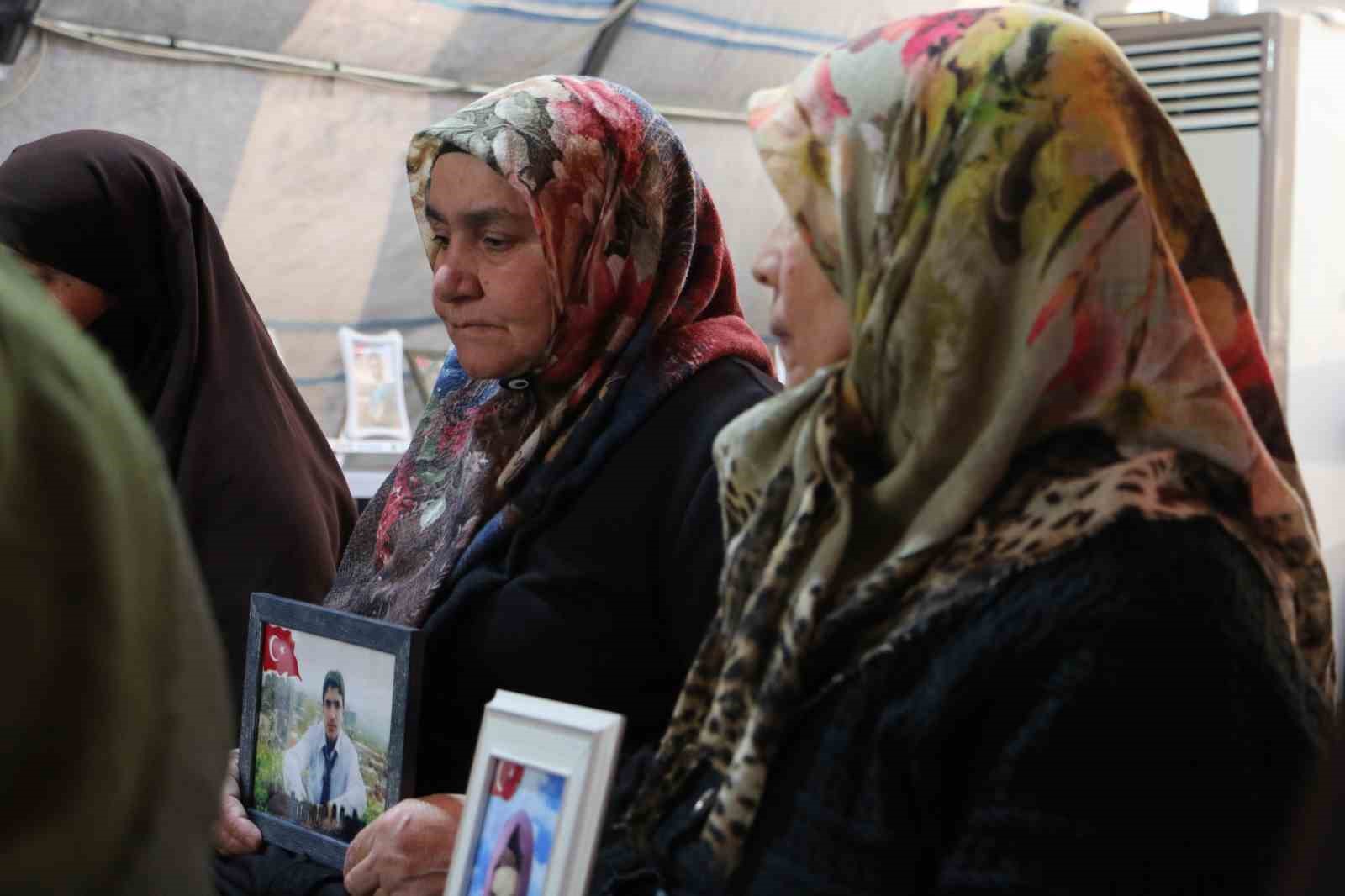 Evlat nöbetindeki baba: “Çocuklarımızı kaçıranlar HDP’nin mensuplarıydı”