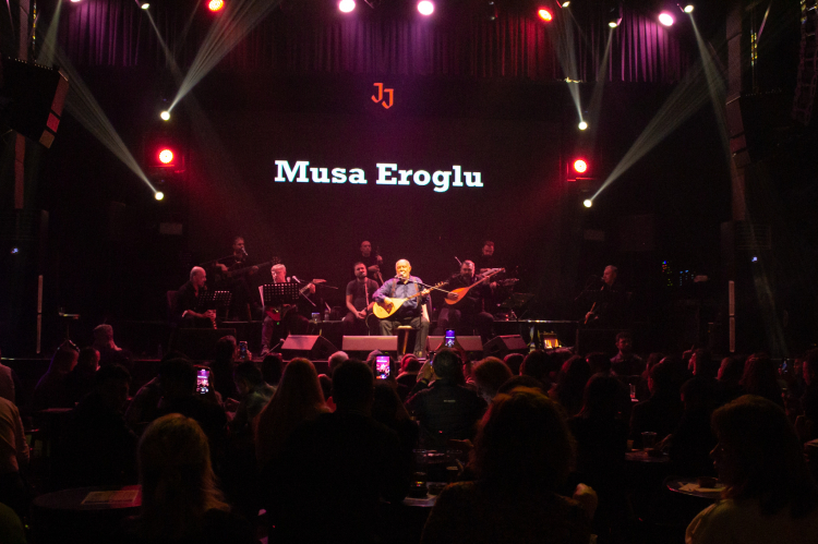 Musa eroğlu jolly joker mersin'de hasret giderdi