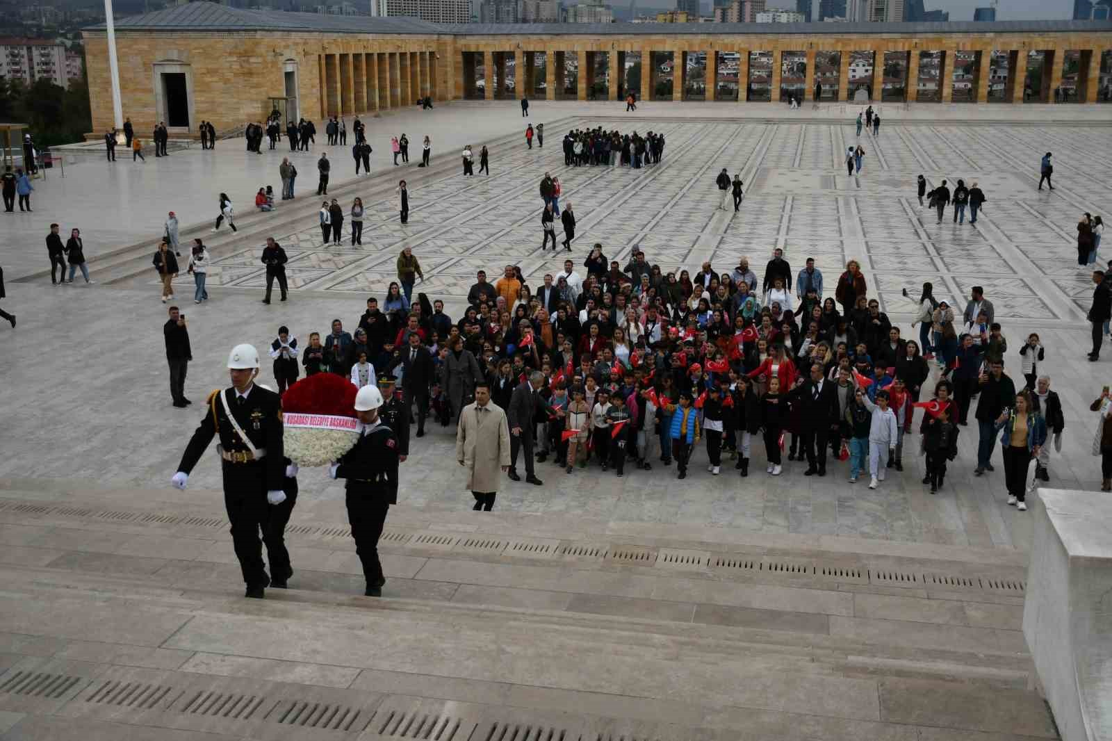 Başkan Günel 100 çocukla birlikte Anıtkabir’i ziyaret etti
