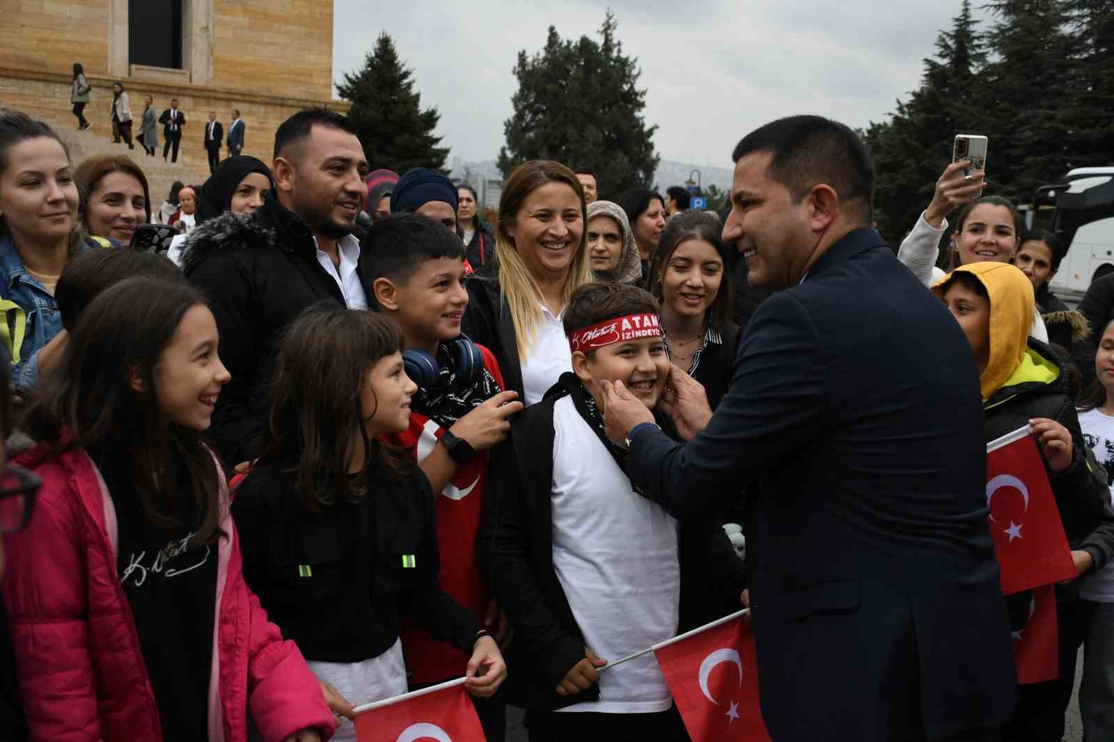 Başkan Günel 100 çocukla birlikte Anıtkabir’i ziyaret etti