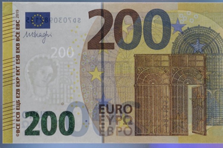 Almanya’da 2005 doğumlulara 200 Euro hediye!