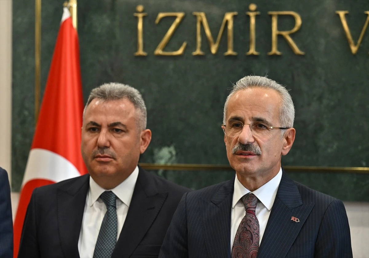 Ulaştırma ve Altyapı Bakanı Uraloğlu, İzmir'de İl Koordinasyon Toplantısına katıldı Açıklaması