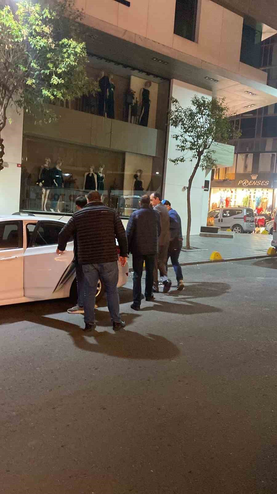 Fatih’te İranlı sahte polisler turistin parasını böyle çaldı