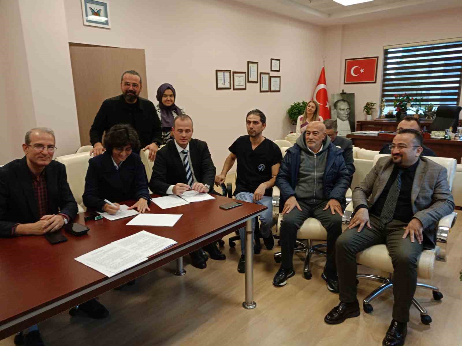 PAÜ Hastaneleri Fides Travel ile hizmet sözleşmesi imzalandı