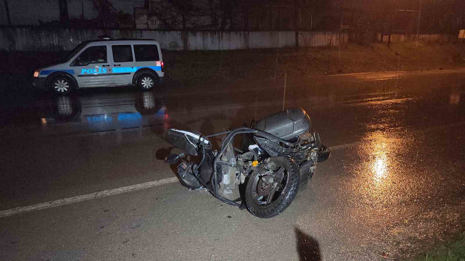 Karabük’te hafif ticari aracın çarptığı motokurye hayatını kaybetti