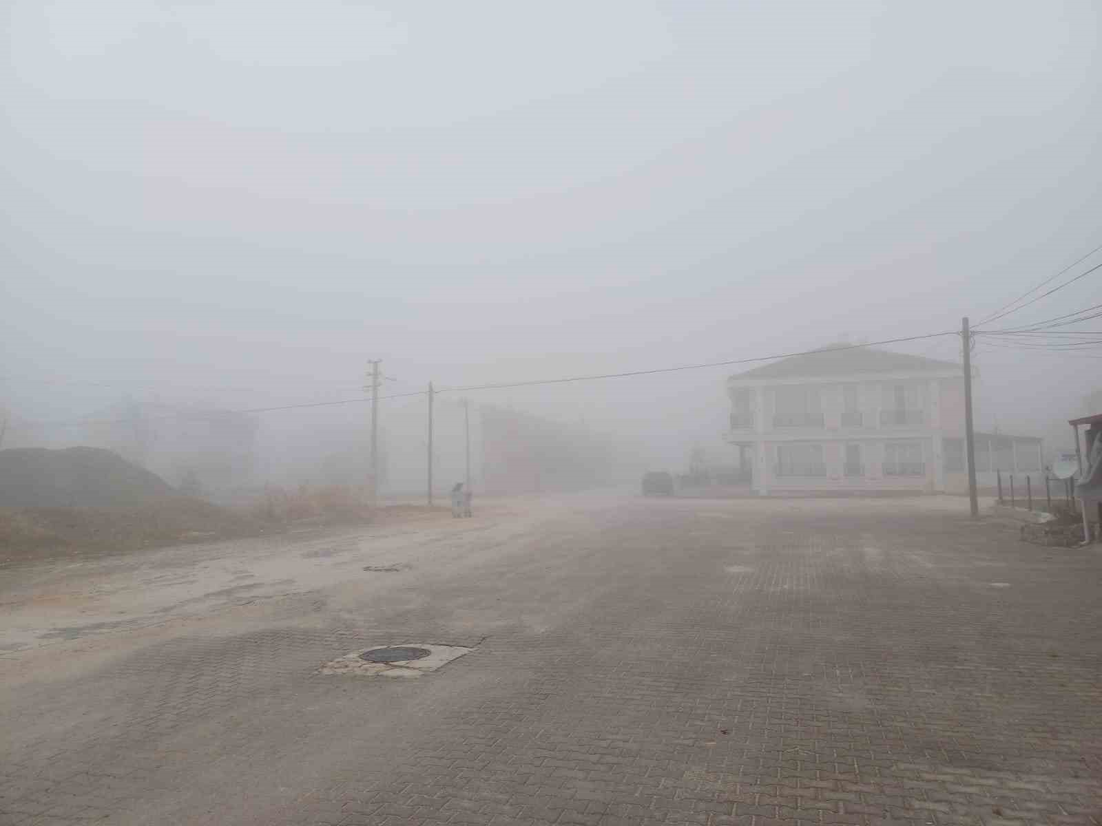 Afyonkarahisar’da sisli hava etkili oldu