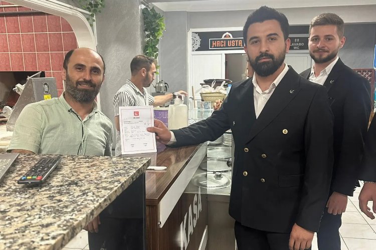 Yeniden Refahlı gençlerden Gölcük’te esnaf ziyareti