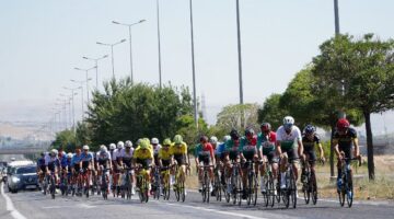 Pedallar uluslararası puanlar için çevrildi