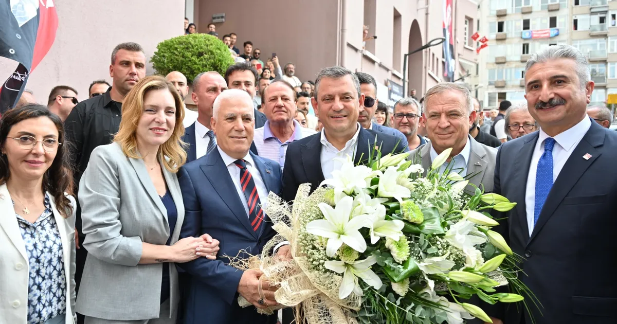 CHP Genel Başkanı Özel, “Bozbey, 100 güne çok önemli hizmetler sığdırdı”