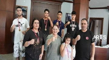 Didim Arena Boks Kulübü Antrenörü Milli Boksör Dinçer Çankaya ve şampiyon boksörler Didim Belediye Başkanı Hatice Gençay’ı ziyaret etti