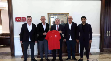 TFF Başkanı İbrahim Hacıosmanoğlu İzmir'de ziyaretlerde bulundu