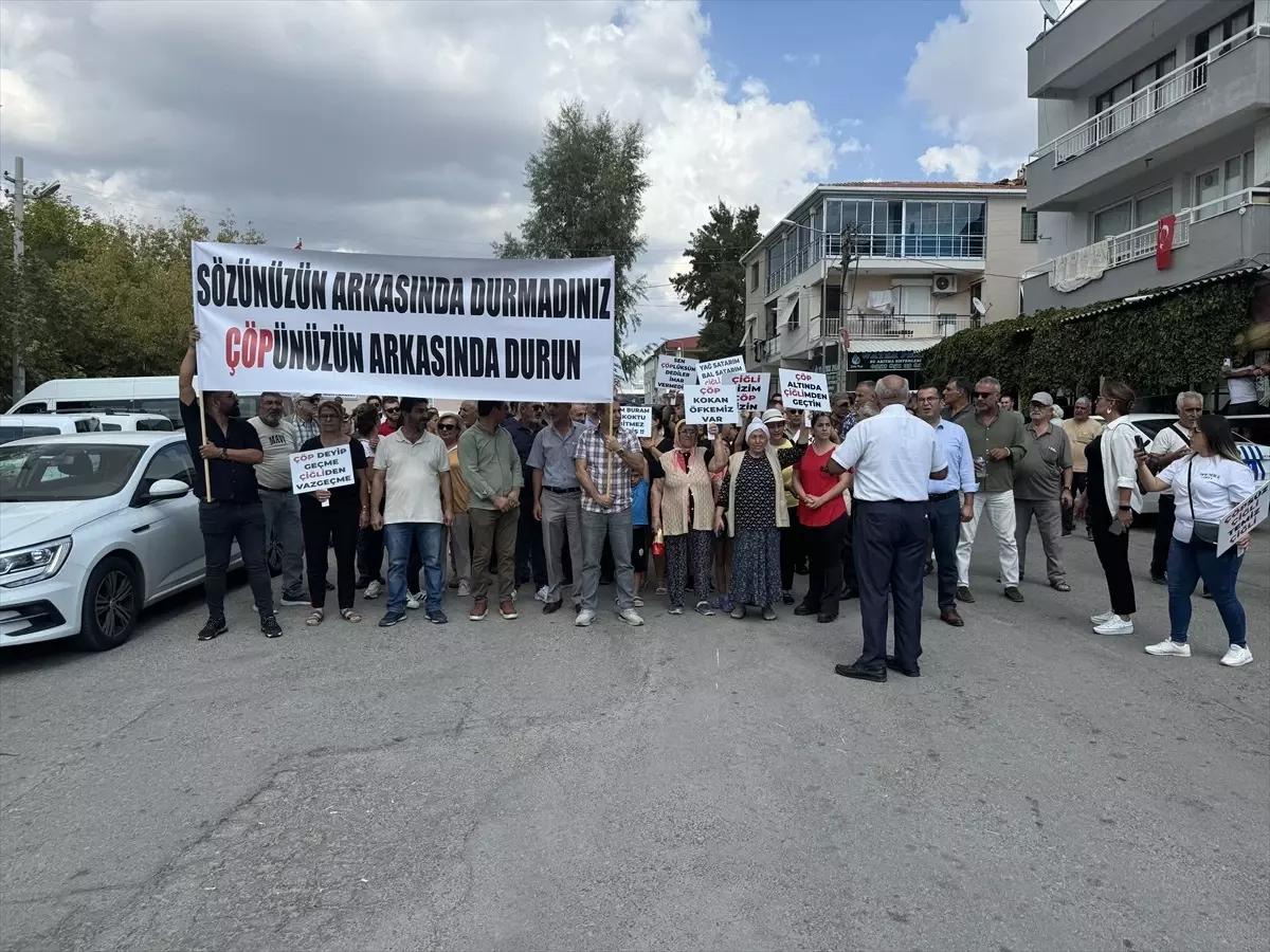 İzmir'de Çiğli Muhtarlarından Çöp Tesisi Protestosu