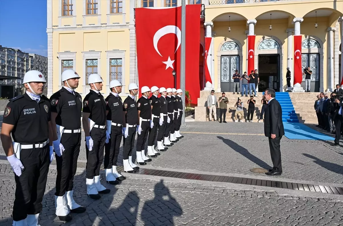 Cumhurbaşkanı Yardımcısı İzmir Valiliği'ne ziyarette bulundu