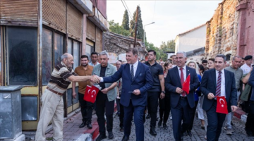 Başkan Tugay, 88. Uluslararası Bergama Kermesi’ne katıldı