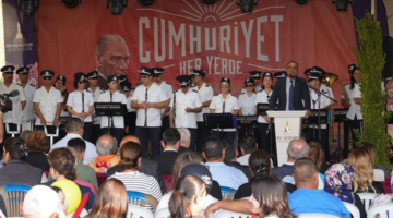 Cumhuriyet coşkusu Kemalpaşa'da başladı