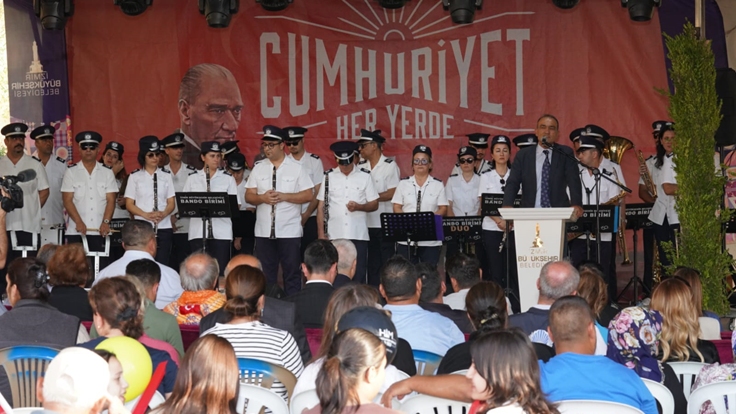 Cumhuriyet coşkusu Kemalpaşa'da başladı