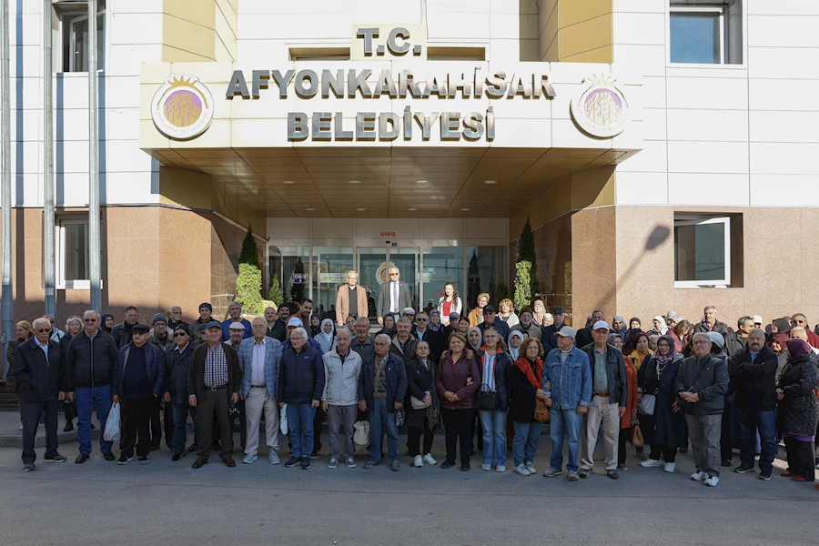 Frig Vadisi Cumhuriyet Turu Başladı: Emekliler Tarihi Güzellikleri Keşfediyor