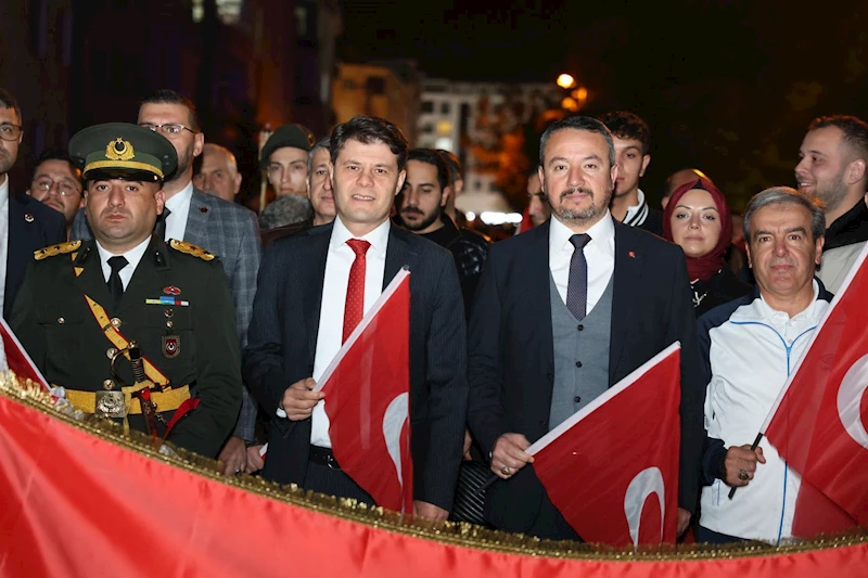 Sandıklı'da Görkemli Cumhuriyet Yürüyüşü