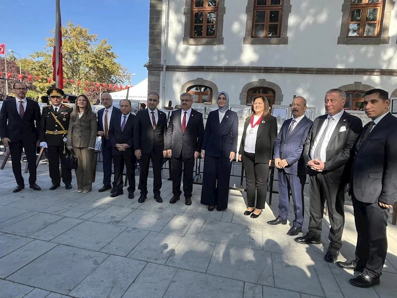 Afyonkarahisar'da Anlamlı Ziyaret: Atatürk Fotoğraf Sergisi Coşkuyla Karşılandı