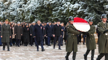 Bakan Tekin, Öğretmenlerle Anıtkabir'de Atatürk'ü Andı