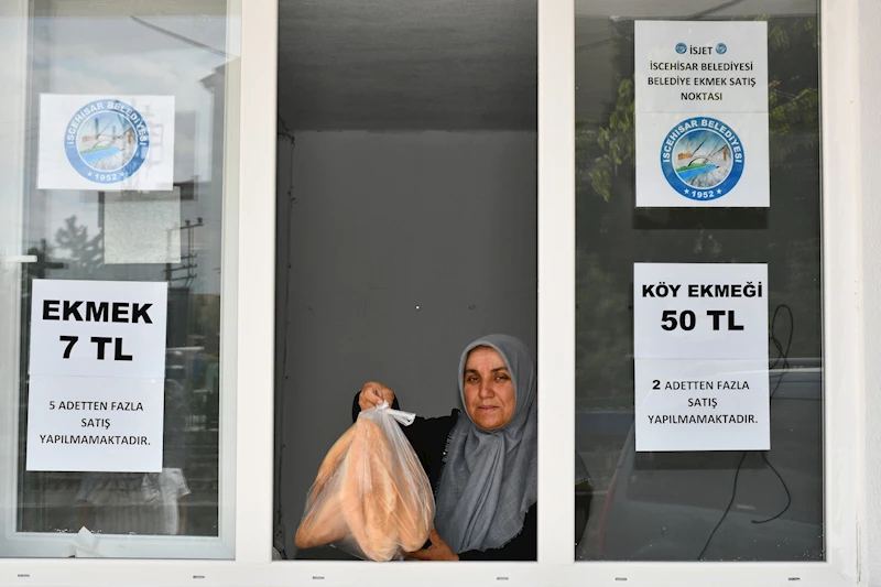 İscehisar'da Ekmek Satış Noktası Yeni Çalışma Saatlerine Geçti