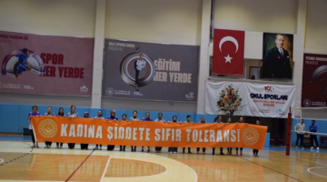 Voleybol Maçında "Kadına Şiddete Sıfır Tolerans" Mesajı