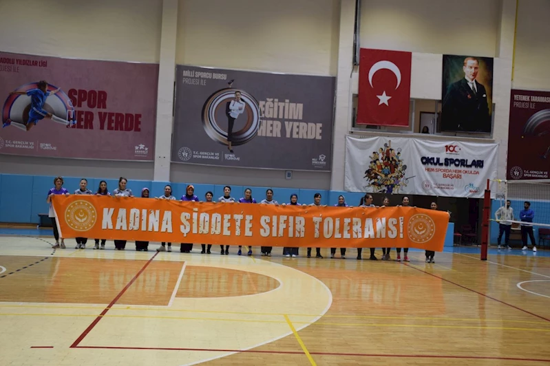 Voleybol Maçında "Kadına Şiddete Sıfır Tolerans" Mesajı