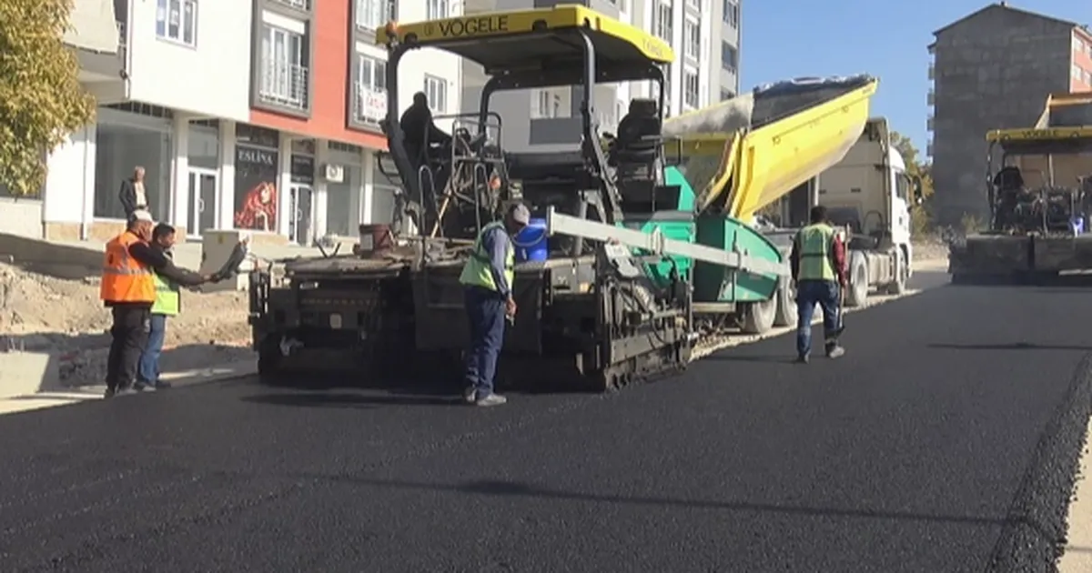 Malatya Büyükşehir'den 16 metre genişliğindeki yola bakım