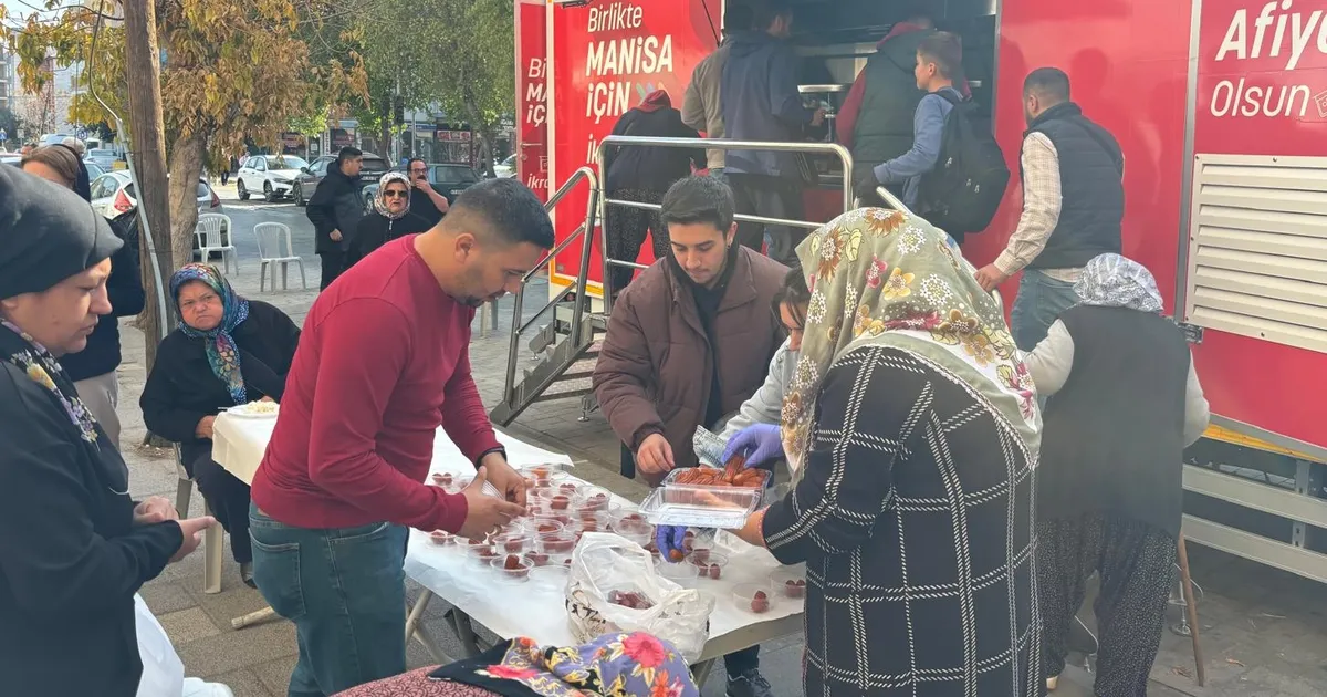 Manisa'da şehit Jandarma Uzman Çavuş için pilav hayrı