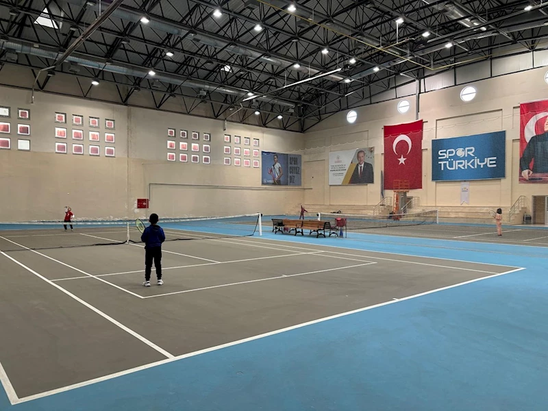 Atatürk Kupası Tenis Turnuvası Afyonkarahisar'da Başladı