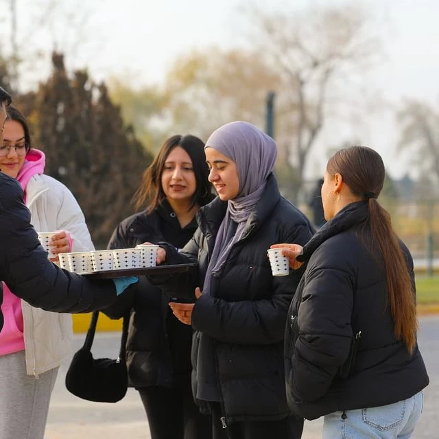 Afyon Kocatepe Üniversitesi'nde Öğrencilere Sıcak Çorba İkramı