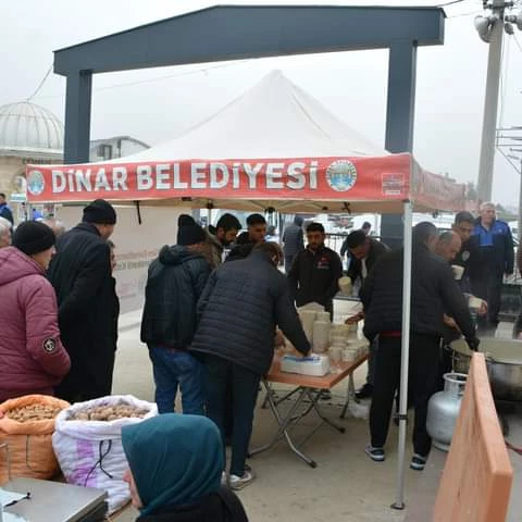 Dinar Salı Pazarı'nda Esnafa Sıcak Çorba Morali