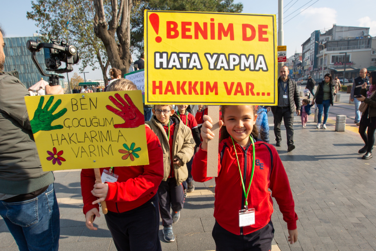 Bursa'da çocuklara unutulmaz festival