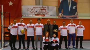 Emirdağ'da "Gurbetçi Kupası" Voleybol Heyecanı Sürüyor