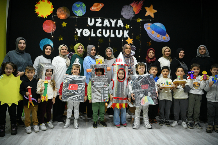 Kocaeli’de minikler uzayı keşfetti