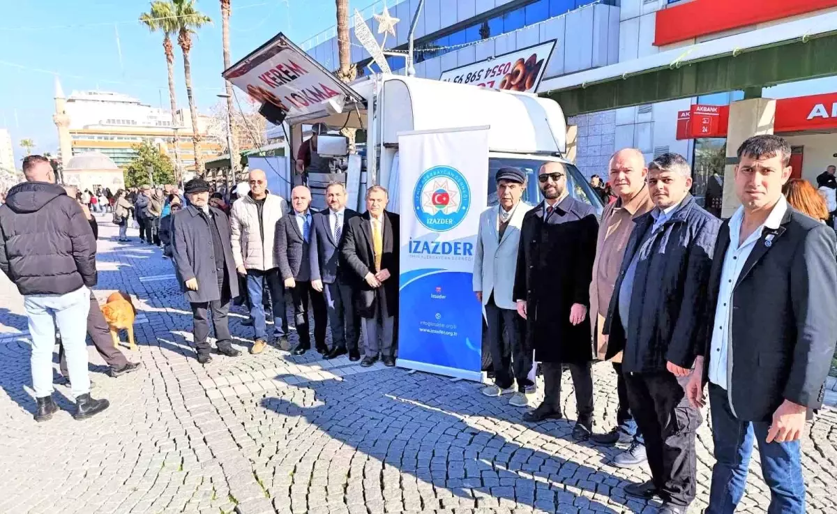 Azerbaycan Hava Yolları Uçağı Kazası İçin İzmir'de Anma Etkinliği Düzenlendi