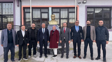 Kocaeli Afyonkarahisarlılar Federasyonu'ndan Darıca’daki Okullara Atatürk Büstü